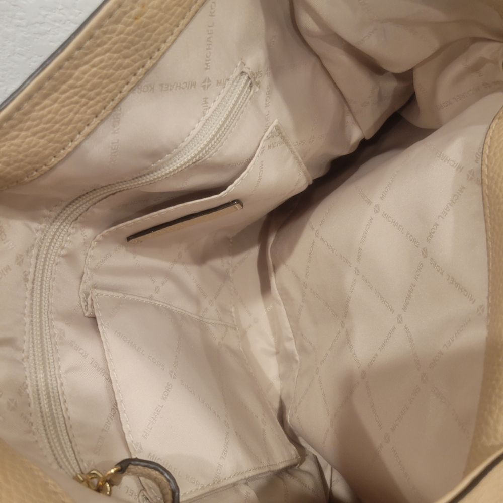 Michael Kors Beige Leather Shoulder Large Tote Bag Purse - Picture 6 of 11